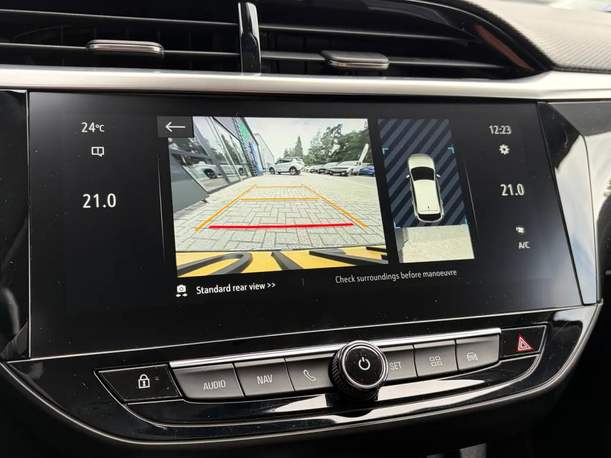 1.2 100 PK Elegance | STUUR EN STOELVERWARMING| DODEHOEK DETECTIE| KEYLESS ENTRY & START| NAVIGATIE + APPLE CARPLAY/ANDROID AUTO| CAMERA + PARKEERSENSOREN| FULL LED| EERSTE EIGENAAR| DEALER 