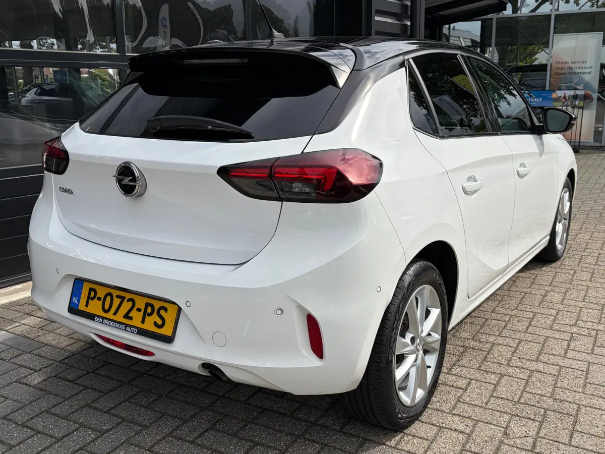1.2 100 PK Elegance | STUUR EN STOELVERWARMING| DODEHOEK DETECTIE| KEYLESS ENTRY & START| NAVIGATIE + APPLE CARPLAY/ANDROID AUTO| CAMERA + PARKEERSENSOREN| FULL LED| EERSTE EIGENAAR| DEALER 