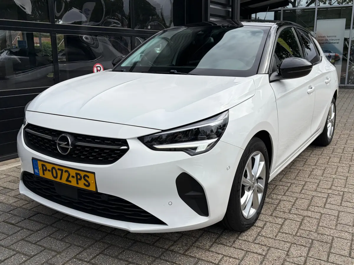 1.2 100 PK Elegance | STUUR EN STOELVERWARMING| DODEHOEK DETECTIE| KEYLESS ENTRY & START| NAVIGATIE + APPLE CARPLAY/ANDROID AUTO| CAMERA + PARKEERSENSOREN| FULL LED| EERSTE EIGENAAR| DEALER 