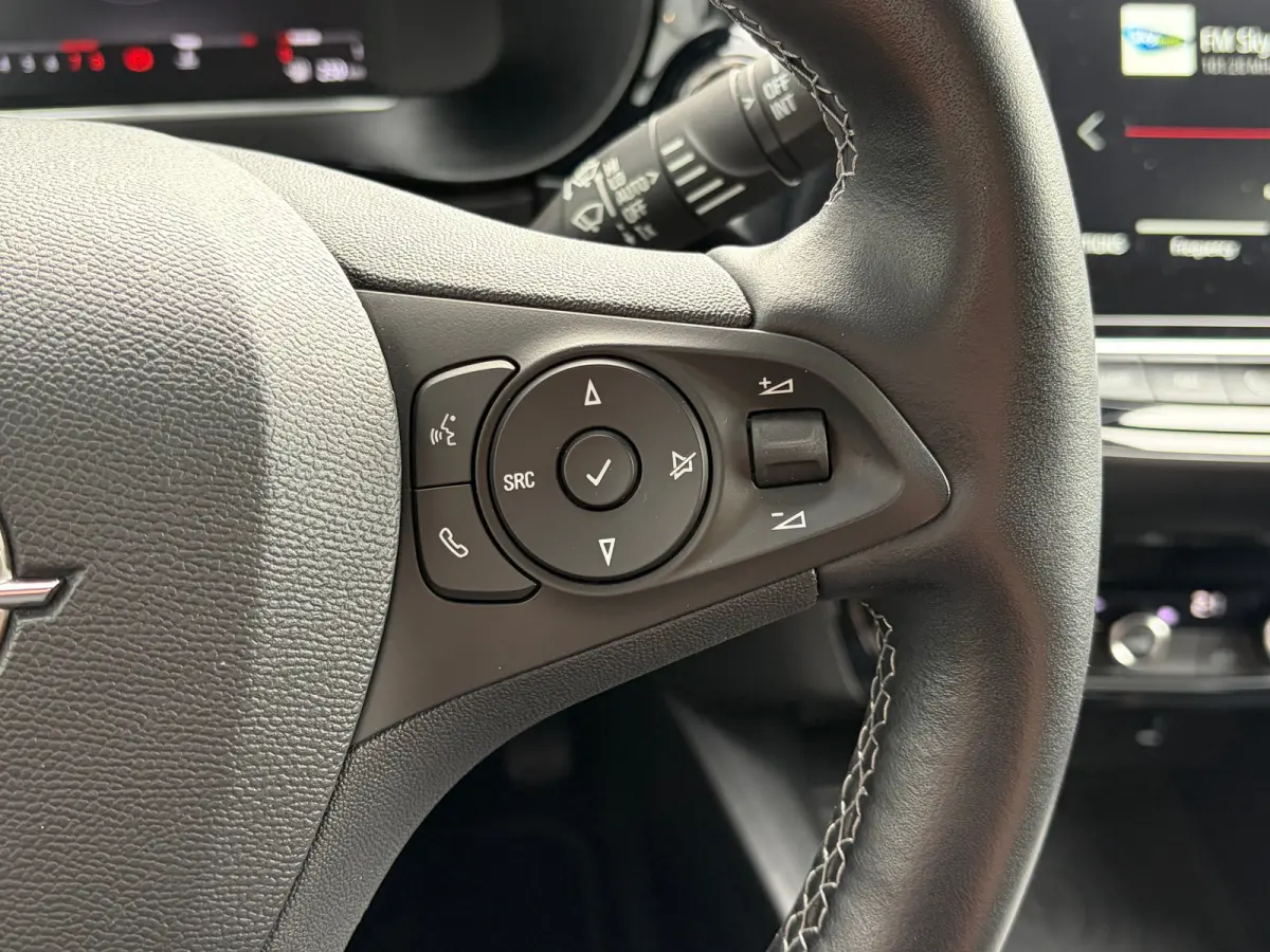 1.2 100 PK Elegance | STUUR EN STOELVERWARMING| DODEHOEK DETECTIE| KEYLESS ENTRY & START| NAVIGATIE + APPLE CARPLAY/ANDROID AUTO| CAMERA + PARKEERSENSOREN| FULL LED| EERSTE EIGENAAR| DEALER 