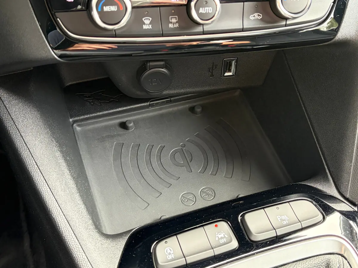 1.2 100 PK Elegance | STUUR EN STOELVERWARMING| DODEHOEK DETECTIE| KEYLESS ENTRY & START| NAVIGATIE + APPLE CARPLAY/ANDROID AUTO| CAMERA + PARKEERSENSOREN| FULL LED| EERSTE EIGENAAR| DEALER 