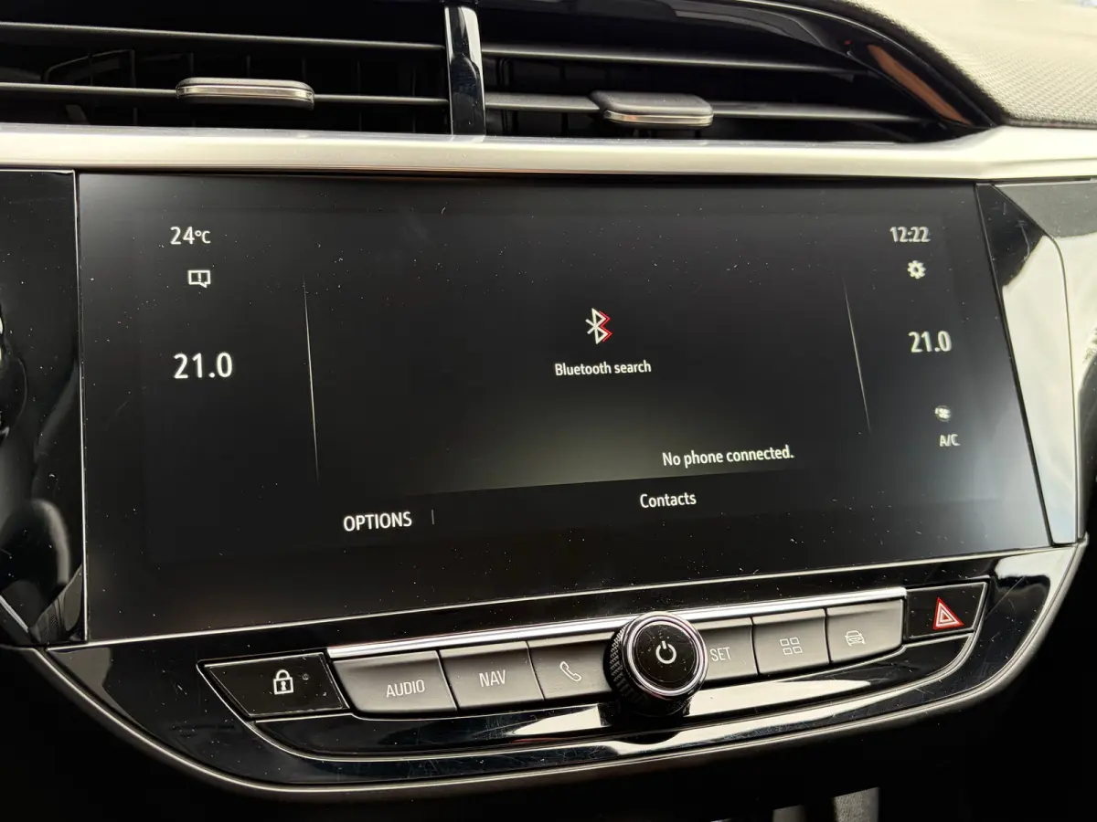 1.2 100 PK Elegance | STUUR EN STOELVERWARMING| DODEHOEK DETECTIE| KEYLESS ENTRY & START| NAVIGATIE + APPLE CARPLAY/ANDROID AUTO| CAMERA + PARKEERSENSOREN| FULL LED| EERSTE EIGENAAR| DEALER 