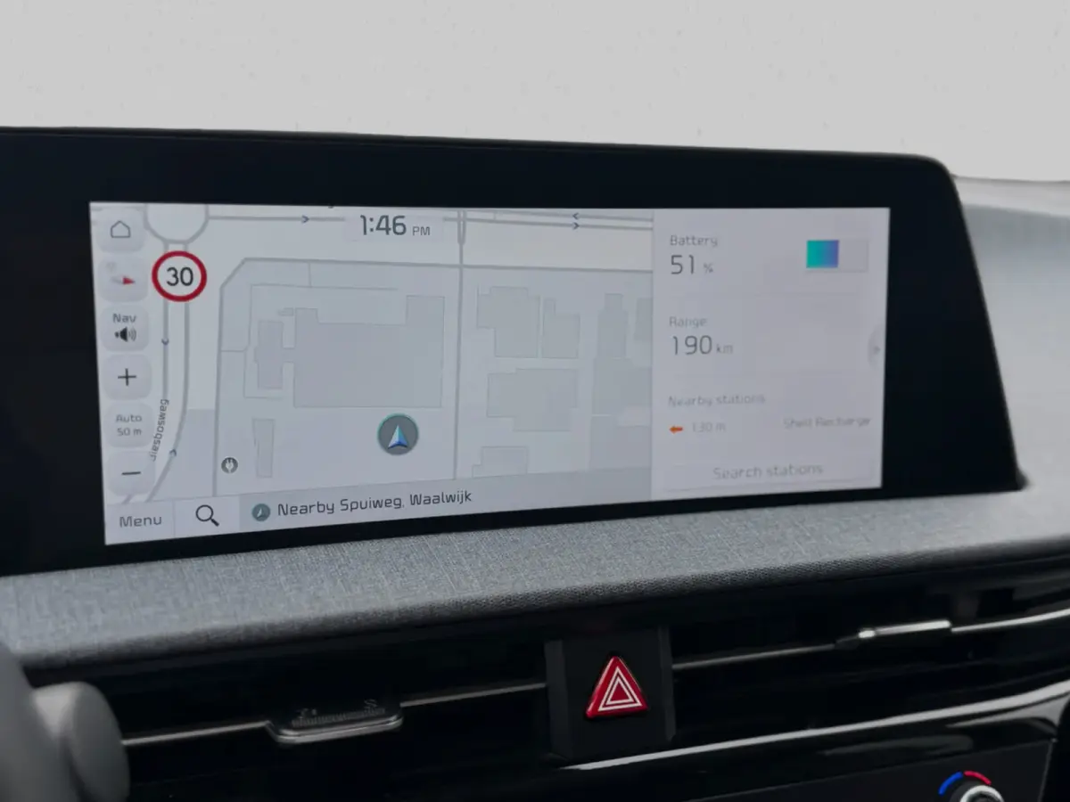 Air 58 kWh 99% SoH. (NL-auto, Dealer OndH, 1e Eig, Navi, Stoel+StuurVerwam, Lane Assist, Camera, Navi, Etc)