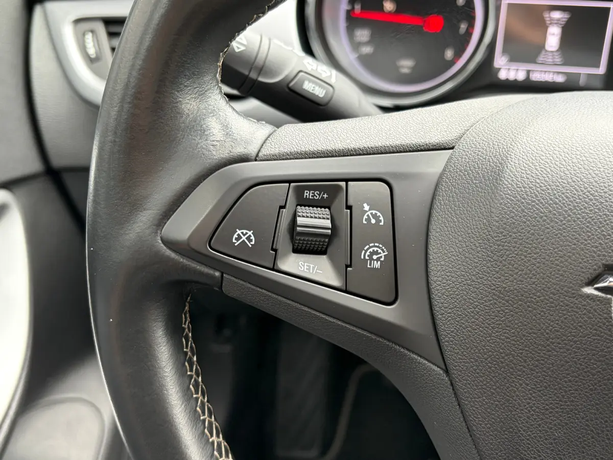 1.0 105 PK Online Edition | TREKHAAK AFNB.| NAVIGATIE + APPLE CARPLAY/ANDROID AUTO| CAMERA + PARKEERSENSOREN| DAB| ELEC. CLIMATE CONTROL| AIRCO|