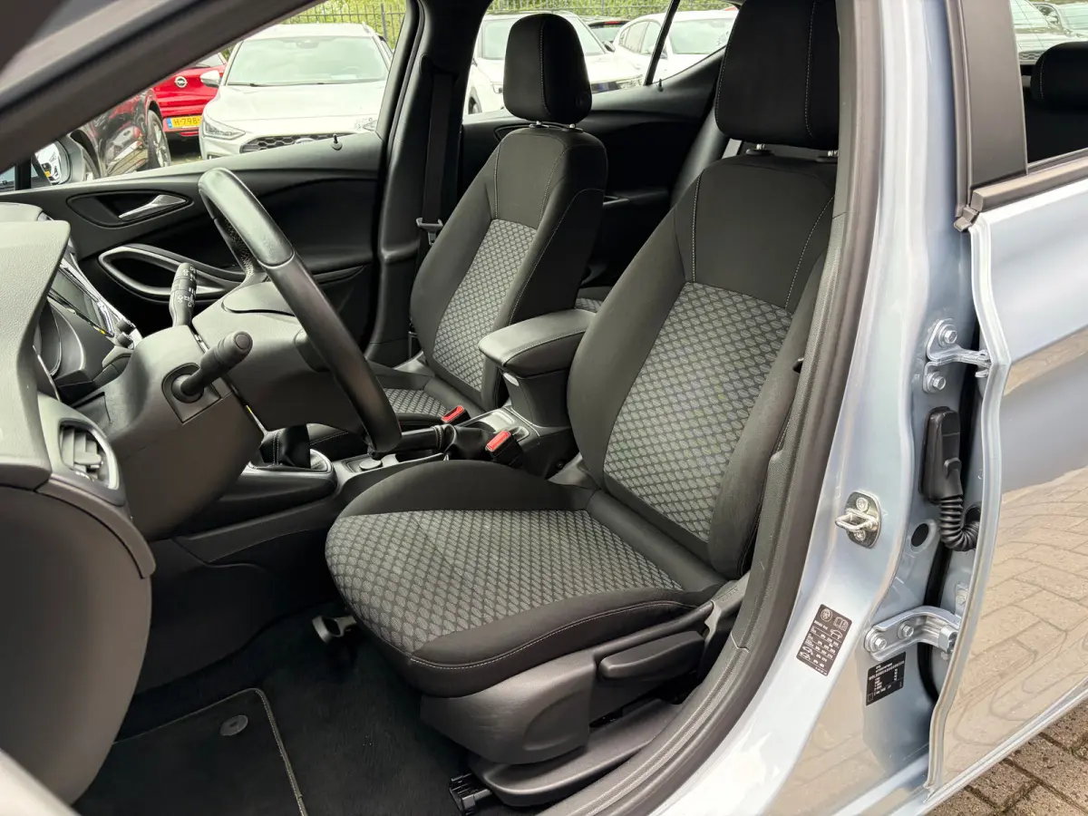 1.0 105 PK Online Edition | TREKHAAK AFNB.| NAVIGATIE + APPLE CARPLAY/ANDROID AUTO| CAMERA + PARKEERSENSOREN| DAB| ELEC. CLIMATE CONTROL| AIRCO|