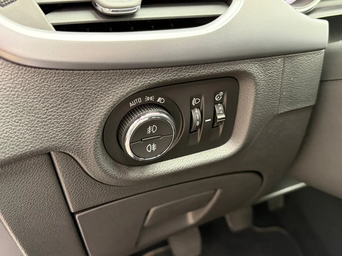 1.0 105 PK Online Edition | TREKHAAK AFNB.| NAVIGATIE + APPLE CARPLAY/ANDROID AUTO| CAMERA + PARKEERSENSOREN| DAB| ELEC. CLIMATE CONTROL| AIRCO|