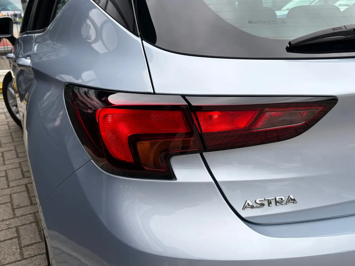 1.0 105 PK Online Edition | TREKHAAK AFNB.| NAVIGATIE + APPLE CARPLAY/ANDROID AUTO| CAMERA + PARKEERSENSOREN| DAB| ELEC. CLIMATE CONTROL| AIRCO|