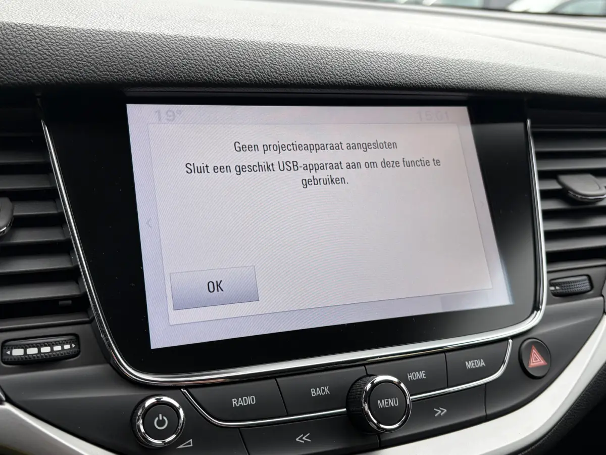 1.0 105 PK Online Edition | TREKHAAK AFNB.| NAVIGATIE + APPLE CARPLAY/ANDROID AUTO| CAMERA + PARKEERSENSOREN| DAB| ELEC. CLIMATE CONTROL| AIRCO|