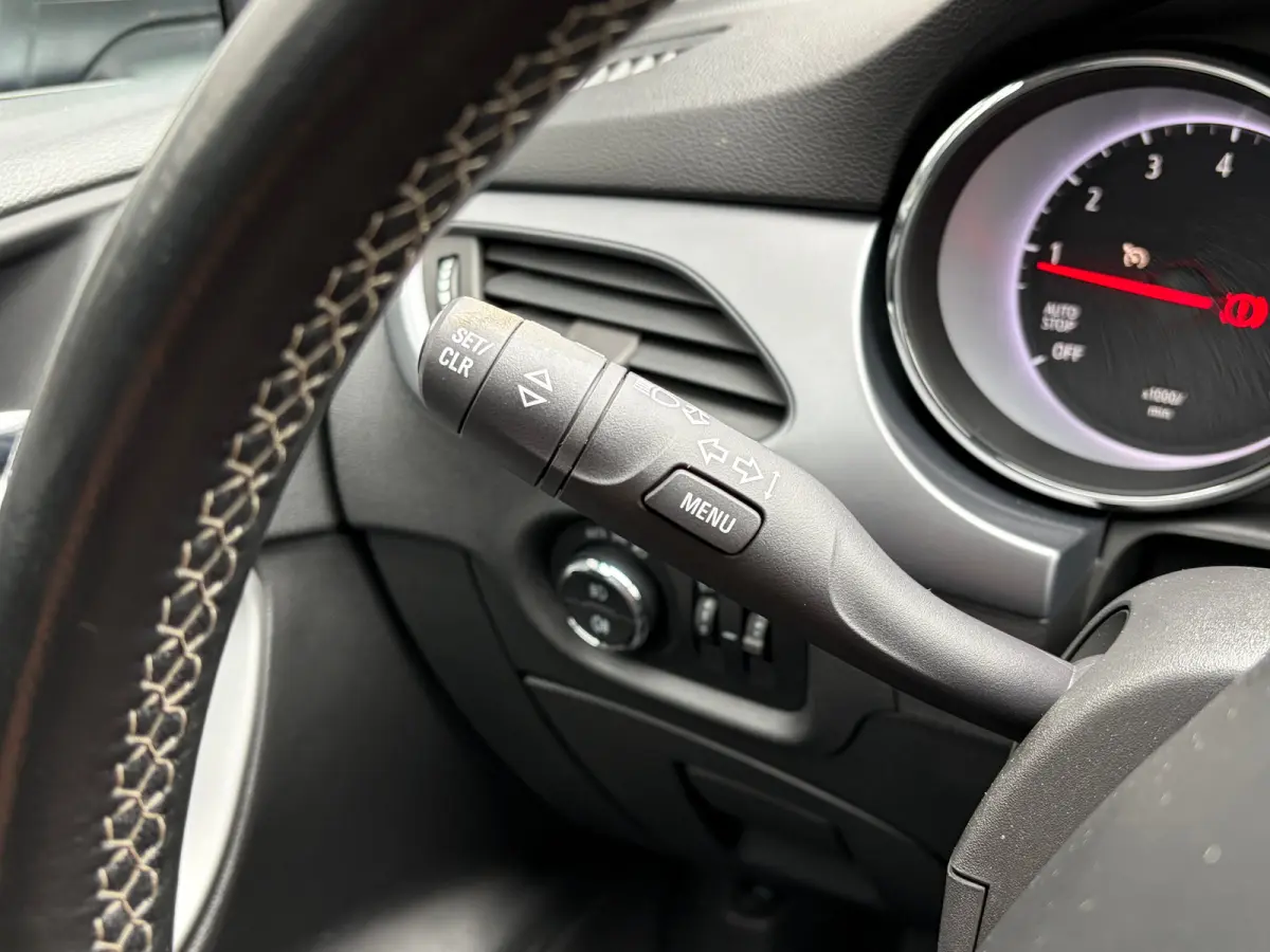 1.0 105 PK Online Edition | TREKHAAK AFNB.| NAVIGATIE + APPLE CARPLAY/ANDROID AUTO| CAMERA + PARKEERSENSOREN| DAB| ELEC. CLIMATE CONTROL| AIRCO|