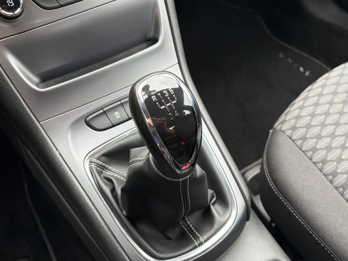 1.0 105 PK Online Edition | TREKHAAK AFNB.| NAVIGATIE + APPLE CARPLAY/ANDROID AUTO| CAMERA + PARKEERSENSOREN| DAB| ELEC. CLIMATE CONTROL| AIRCO|