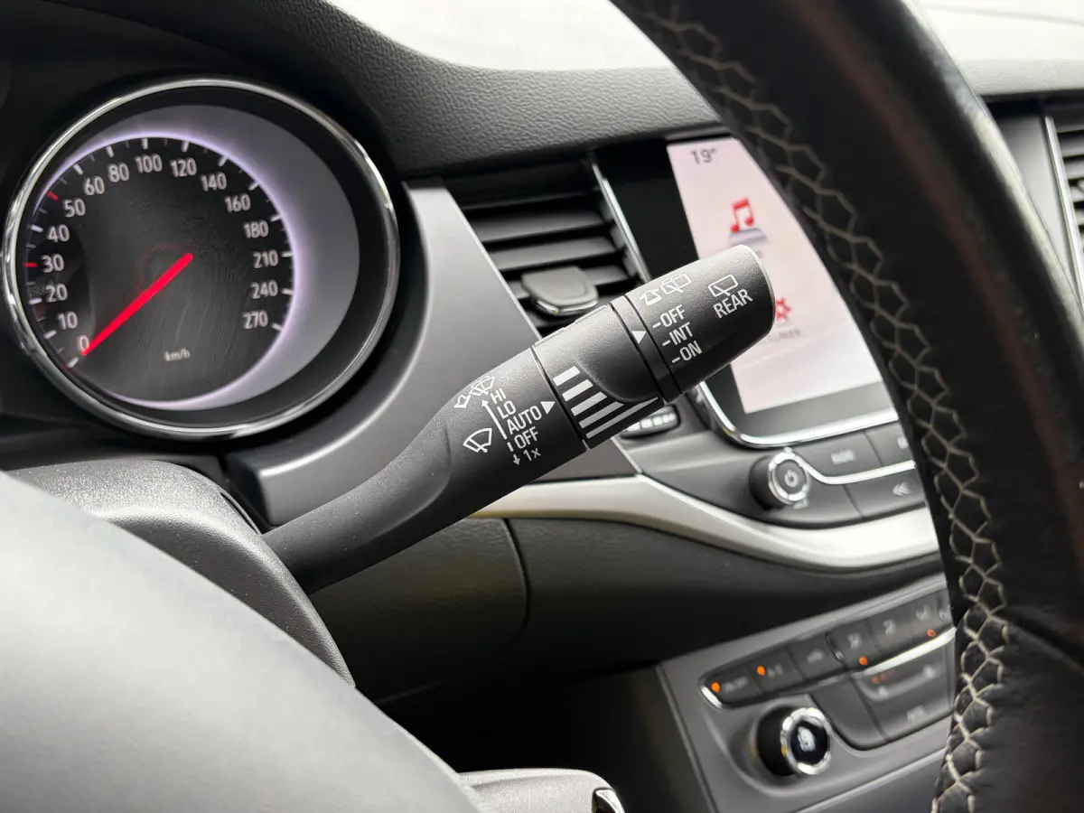 1.0 105 PK Online Edition | TREKHAAK AFNB.| NAVIGATIE + APPLE CARPLAY/ANDROID AUTO| CAMERA + PARKEERSENSOREN| DAB| ELEC. CLIMATE CONTROL| AIRCO|