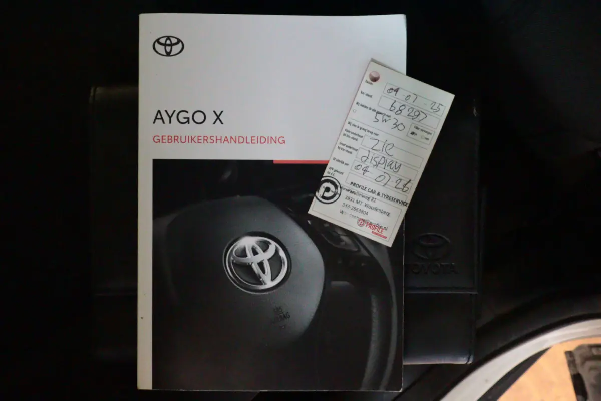 1.0 VVT-i MT | 5 DRS | AIRCO | ADAP CRUISE | LANE-ASSIST | START / STOP |