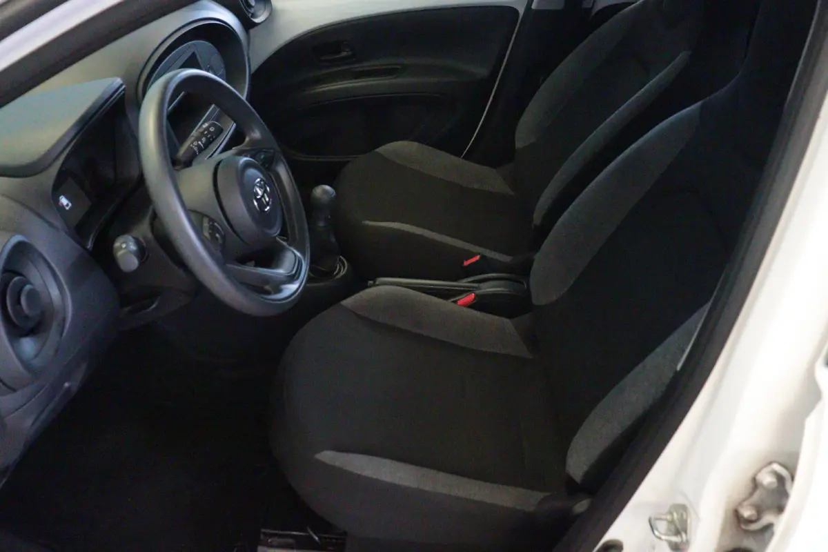 1.0 VVT-i MT | 5 DRS | AIRCO | ADAP CRUISE | LANE-ASSIST | START / STOP |