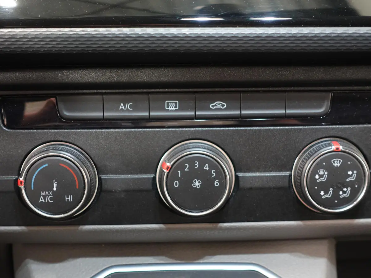 2.0 TDI L2H1 Highline Dubbele Cabine Automaat Airco Cruise Control Camera Apple Carplay