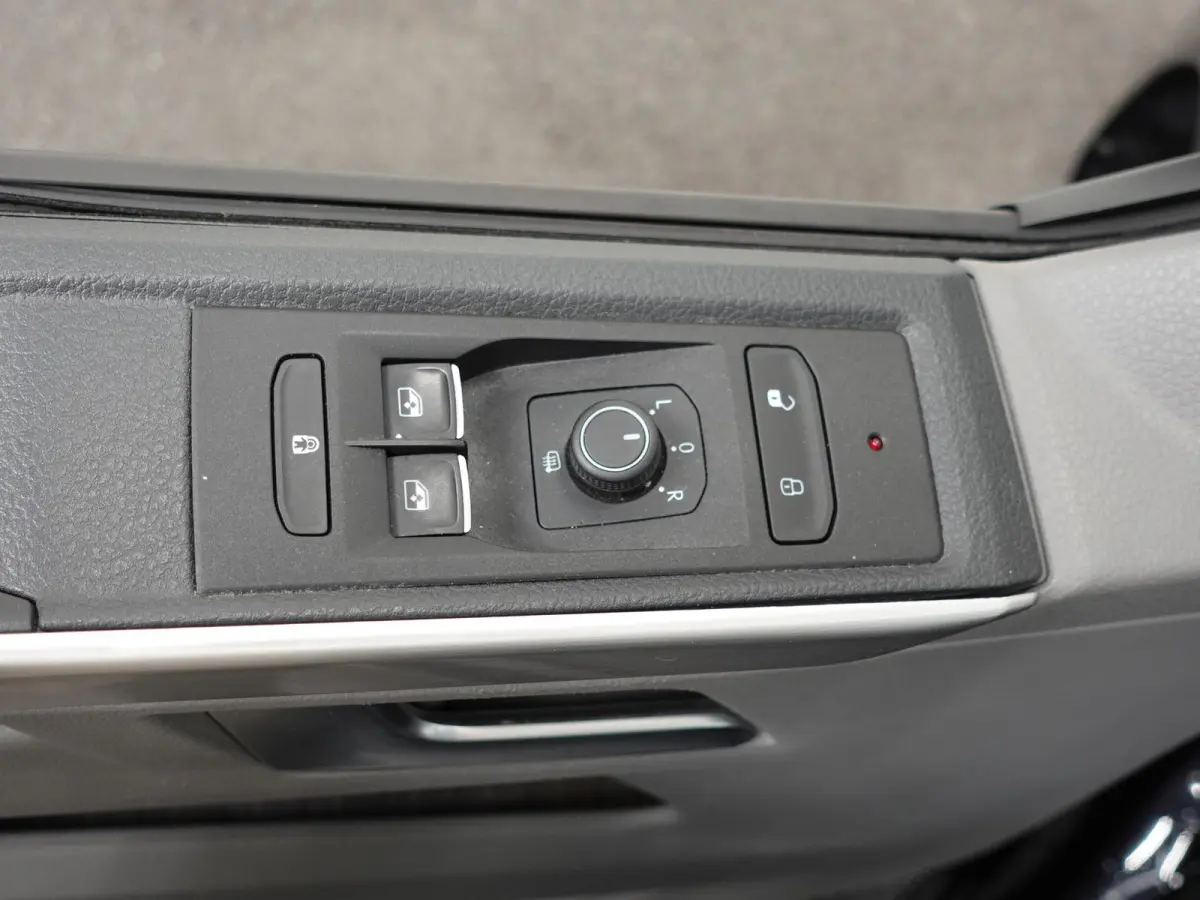 2.0 TDI L2H1 Highline Dubbele Cabine Automaat Airco Cruise Control Camera Apple Carplay