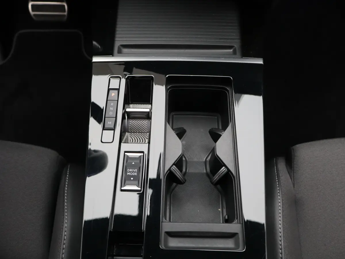 1.2 Turbo GS TREKHAAK | 4 SEASON | | Apple Carplay/Android Auto|telefoonintegratie premium | Cruise control adaptief met Stop&Go | Electronic climate controle