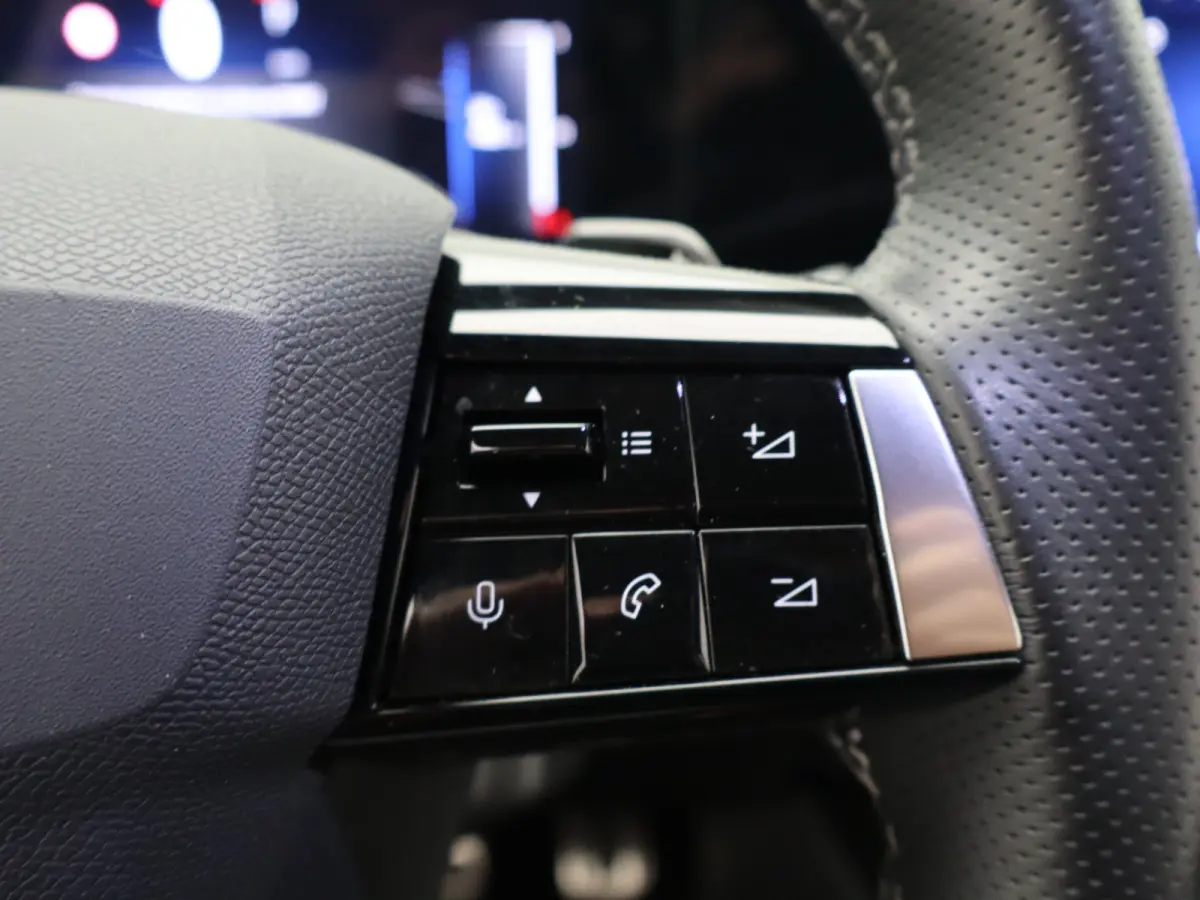 1.2 Turbo GS TREKHAAK | 4 SEASON | | Apple Carplay/Android Auto|telefoonintegratie premium | Cruise control adaptief met Stop&Go | Electronic climate controle