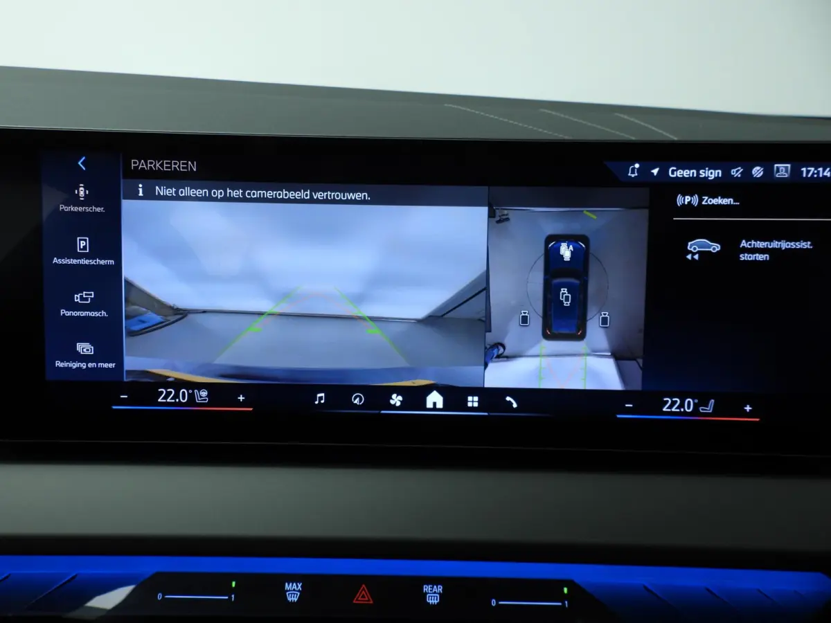 30e xDrive M-Sportpakket Pro / Panoramadak / Driving assist plus / Trekhaak Comfort pack / Alu wielen 21 inch