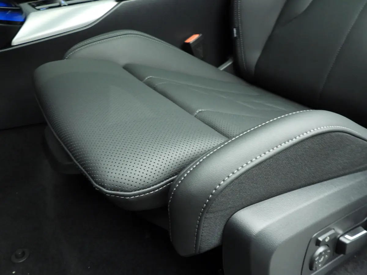 30e xDrive M-Sportpakket Pro / Panoramadak / Driving assist plus / Trekhaak Comfort pack / Alu wielen 21 inch