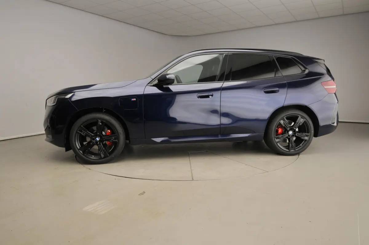 30e xDrive M-Sportpakket Pro / Panoramadak / Driving assist plus / Trekhaak Comfort pack / Alu wielen 21 inch