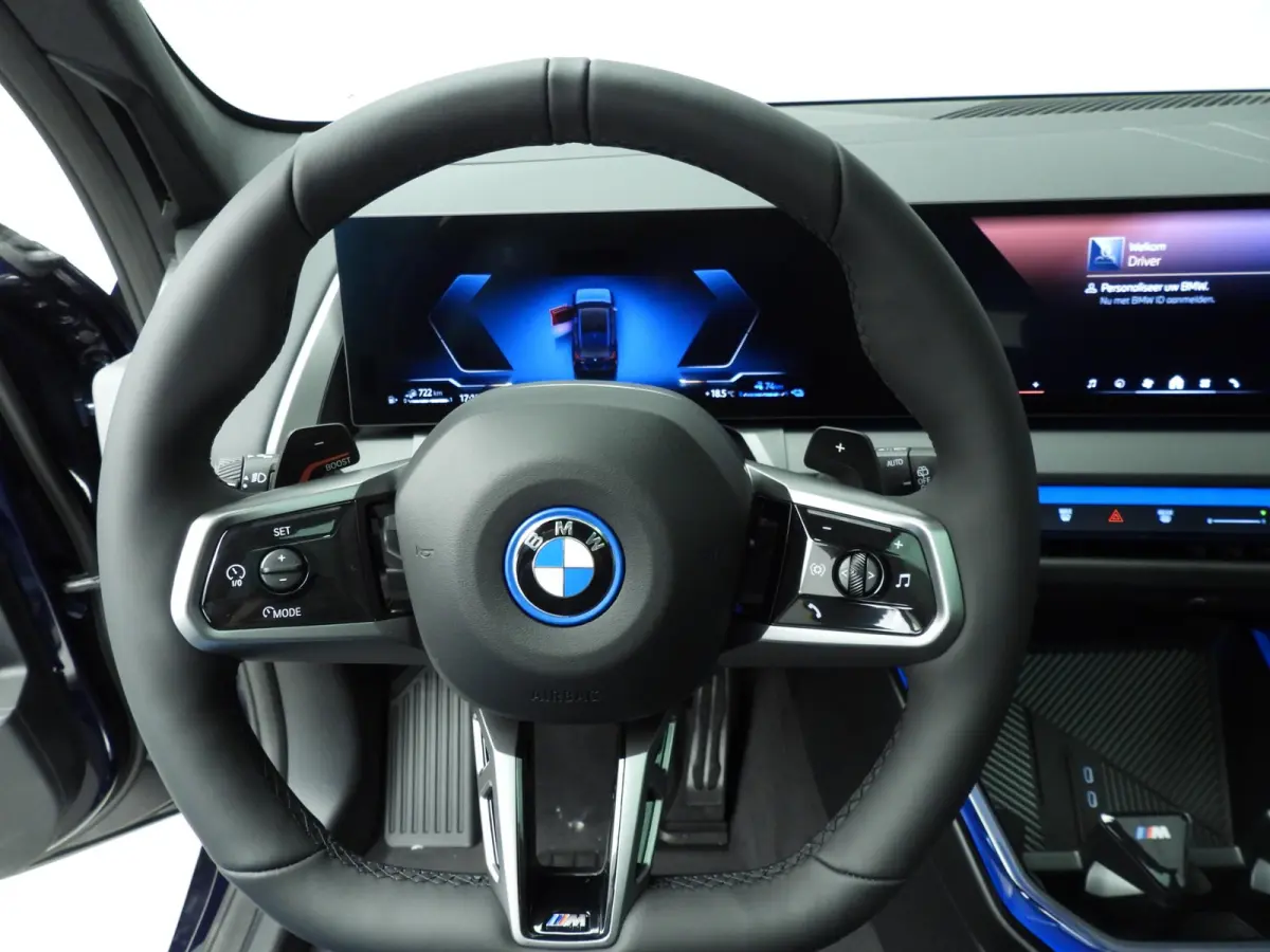 30e xDrive M-Sportpakket Pro / Panoramadak / Driving assist plus / Trekhaak Comfort pack / Alu wielen 21 inch