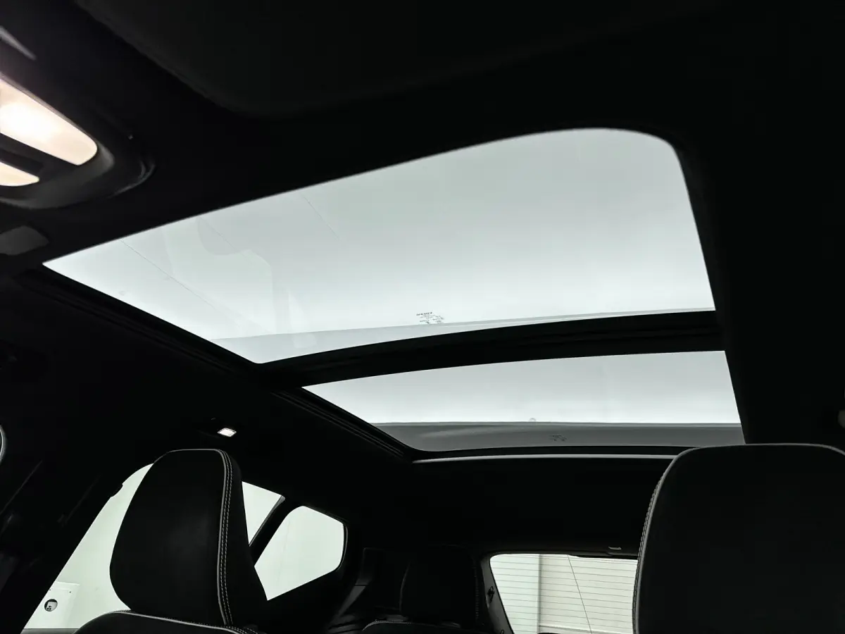 Twin AWD 408PK Ultimate 82kWh | 20" | Exterior Styling | Leder/Nubuck | Trekhaak | Getint Glas | Panoramadak | 360 Camera | Harman Kardon | Elektr. verst. Stoelen | Stoel/Stuurverwarming | W