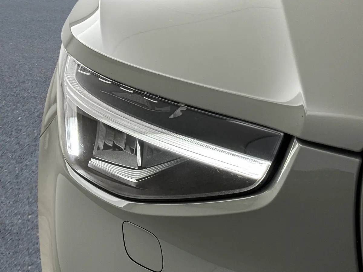 Twin AWD 408PK Ultimate 82kWh | 20" | Exterior Styling | Leder/Nubuck | Trekhaak | Getint Glas | Panoramadak | 360 Camera | Harman Kardon | Elektr. verst. Stoelen | Stoel/Stuurverwarming | W