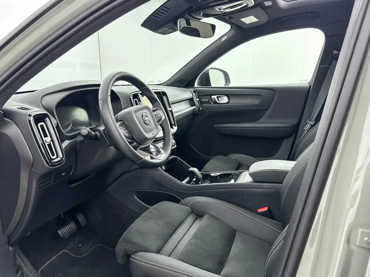 Twin AWD 408PK Ultimate 82kWh | 20" | Exterior Styling | Leder/Nubuck | Trekhaak | Getint Glas | Panoramadak | 360 Camera | Harman Kardon | Elektr. verst. Stoelen | Stoel/Stuurverwarming | W