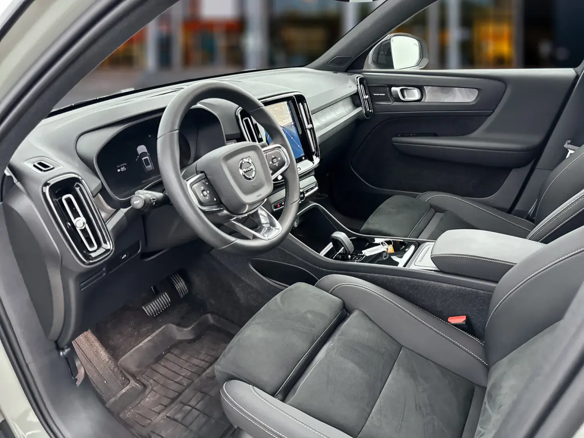 Twin AWD 408PK Ultimate 82kWh | 20" | Exterior Styling | Leder/Nubuck | Trekhaak | Getint Glas | Panoramadak | 360 Camera | Harman Kardon | Elektr. verst. Stoelen | Stoel/Stuurverwarming | W