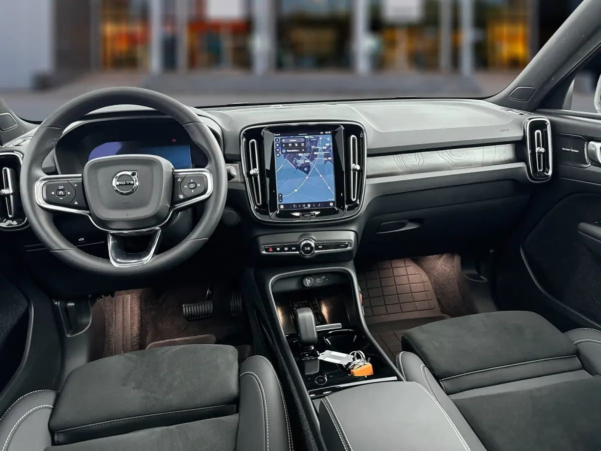 Twin AWD 408PK Ultimate 82kWh | 20" | Exterior Styling | Leder/Nubuck | Trekhaak | Getint Glas | Panoramadak | 360 Camera | Harman Kardon | Elektr. verst. Stoelen | Stoel/Stuurverwarming | W