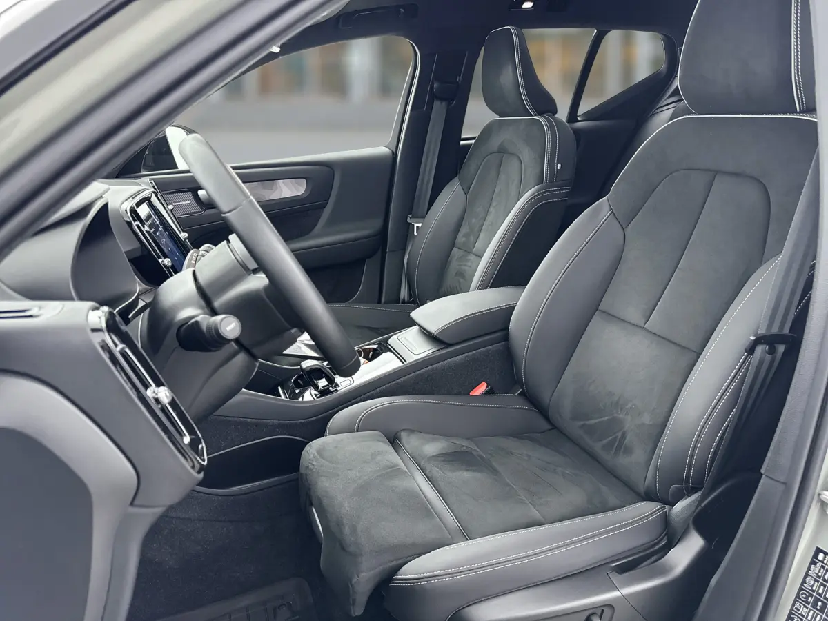 Twin AWD 408PK Ultimate 82kWh | 20" | Exterior Styling | Leder/Nubuck | Trekhaak | Getint Glas | Panoramadak | 360 Camera | Harman Kardon | Elektr. verst. Stoelen | Stoel/Stuurverwarming | W