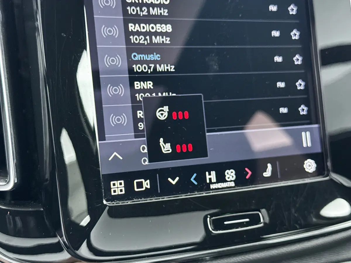 Twin AWD 408PK Ultimate 82kWh | 20" | Exterior Styling | Leder/Nubuck | Trekhaak | Getint Glas | Panoramadak | 360 Camera | Harman Kardon | Elektr. verst. Stoelen | Stoel/Stuurverwarming | W