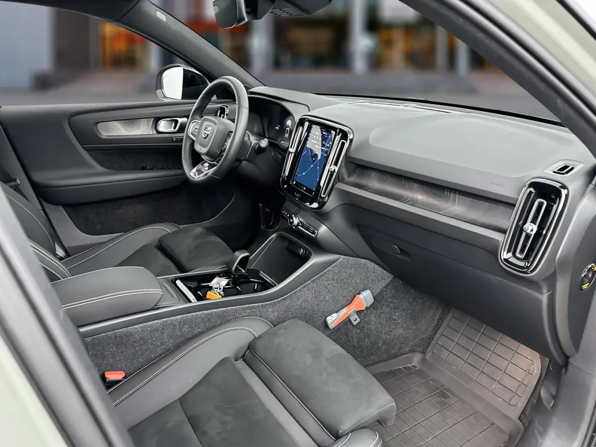 Twin AWD 408PK Ultimate 82kWh | 20" | Exterior Styling | Leder/Nubuck | Trekhaak | Getint Glas | Panoramadak | 360 Camera | Harman Kardon | Elektr. verst. Stoelen | Stoel/Stuurverwarming | W