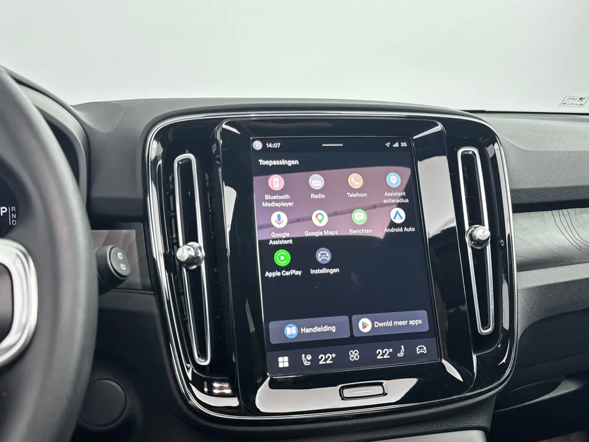 Twin AWD 408PK Ultimate 82kWh | 20" | Exterior Styling | Leder/Nubuck | Trekhaak | Getint Glas | Panoramadak | 360 Camera | Harman Kardon | Elektr. verst. Stoelen | Stoel/Stuurverwarming | W