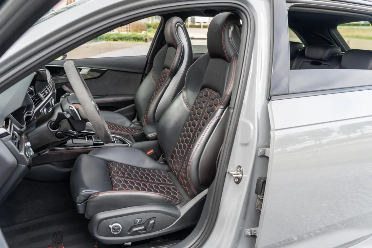 2.9 TFSI RS 4 quattro competition plus
