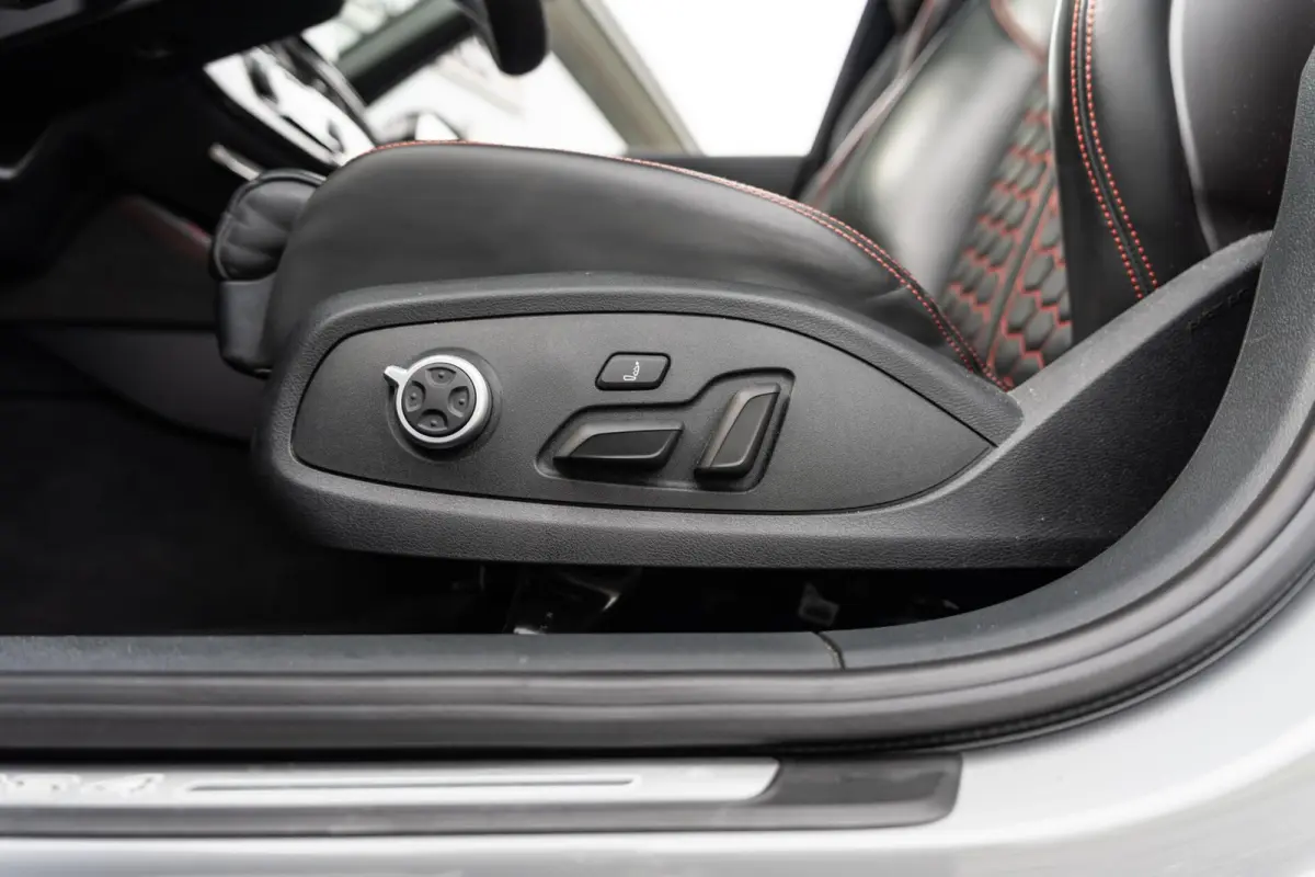 2.9 TFSI RS 4 quattro competition plus
