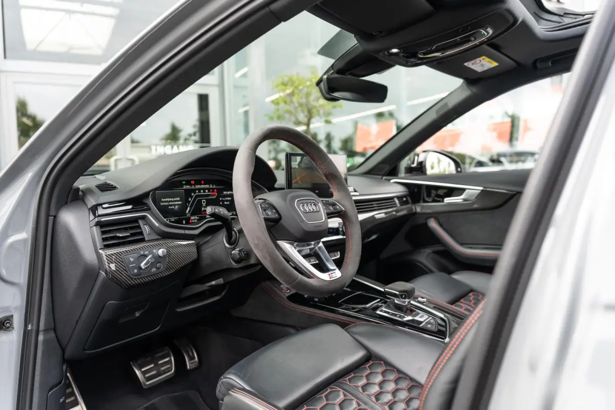 2.9 TFSI RS 4 quattro competition plus