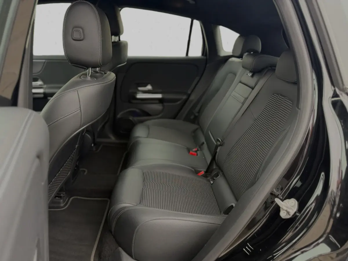 250 67 kWh 97% SoH (NL-auto, 1e Eig, Dealer OndH, Carplay, SfeerV, Camera, Navi, Cruise Con, Etc)