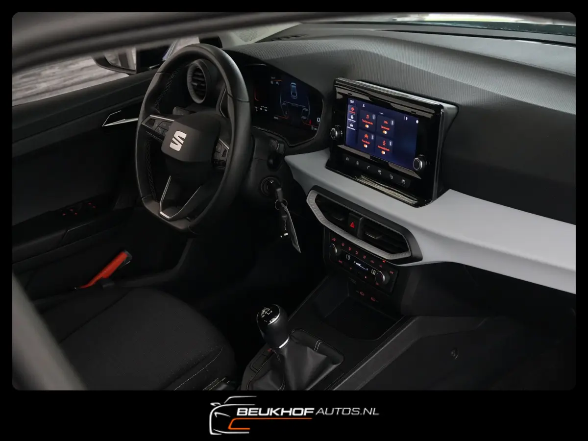 1.0 EcoTSI Airco Virtual dash Carplay parkeersensor