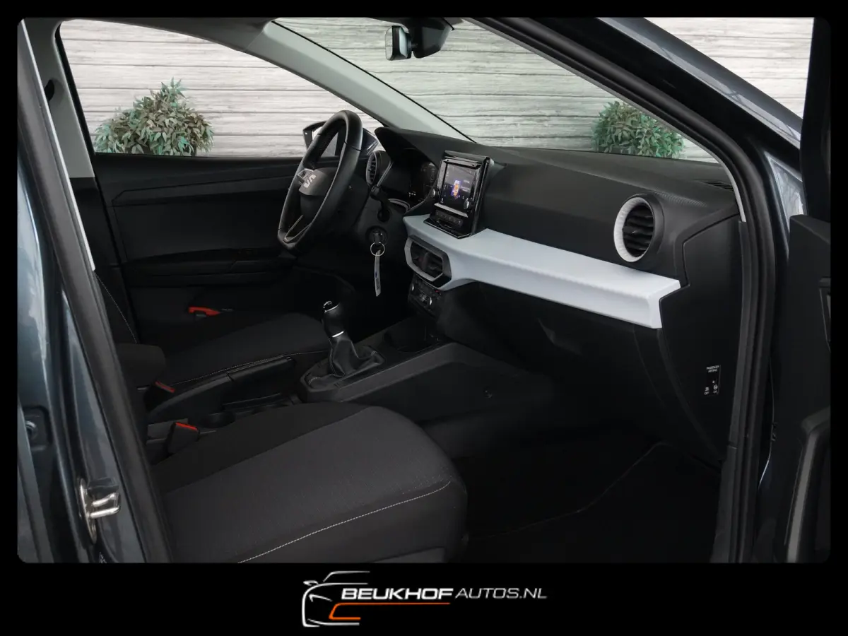 1.0 EcoTSI Airco Virtual dash Carplay parkeersensor