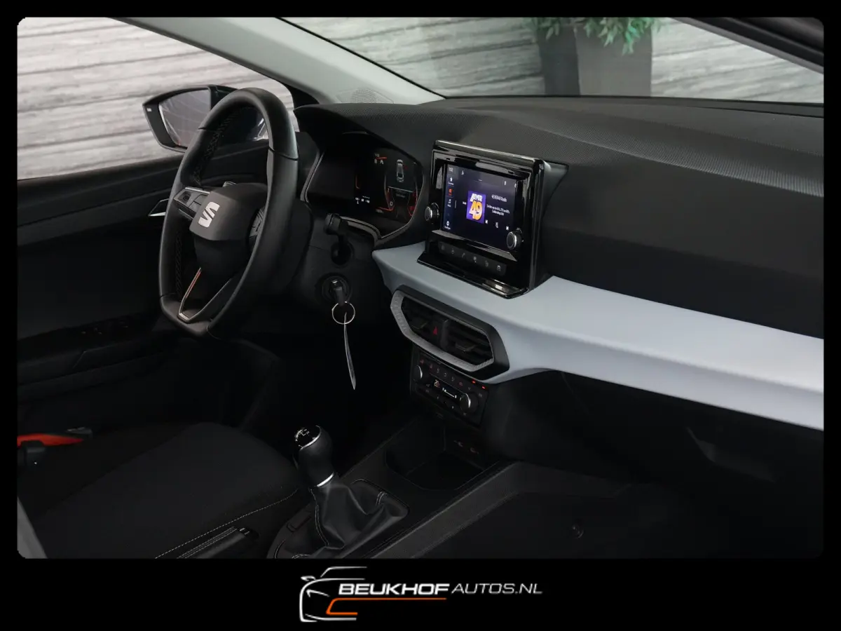 1.0 EcoTSI Airco Virtual dash Carplay parkeersensor