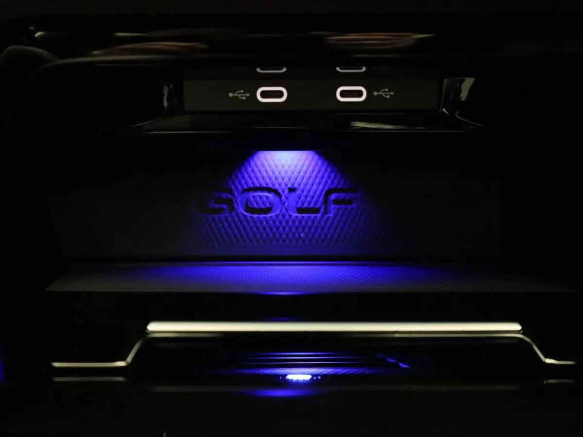 1.5 eHybrid GTE | 272 PK| Soh 100% | Origineel Nederlands | 1e Eigenaar | Navigatie | LED Matrix | Achteruitrijcamera | Stoelverwarming | Stuurwielverwarming | Black Style |