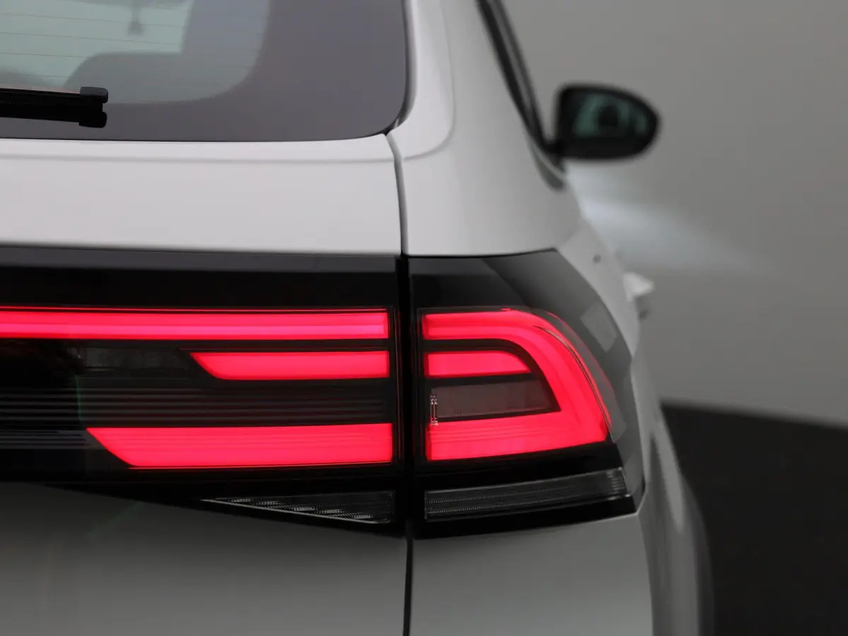 1.0 TSI Life | 110 PK | Automaat | Adaptieve Cruise Control | Apple Carplay / Android Auto |