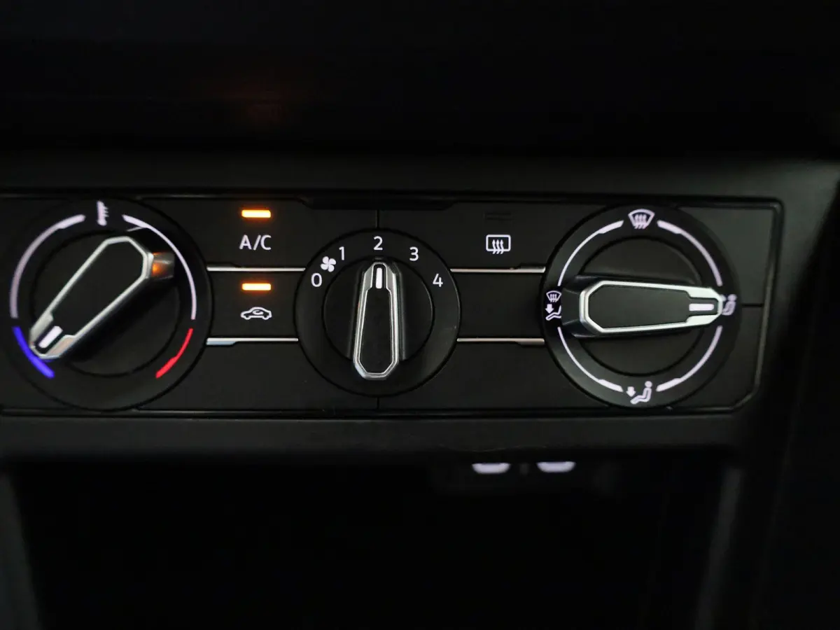 1.0 TSI Life | 110 PK | Automaat | Adaptieve Cruise Control | Apple Carplay / Android Auto |