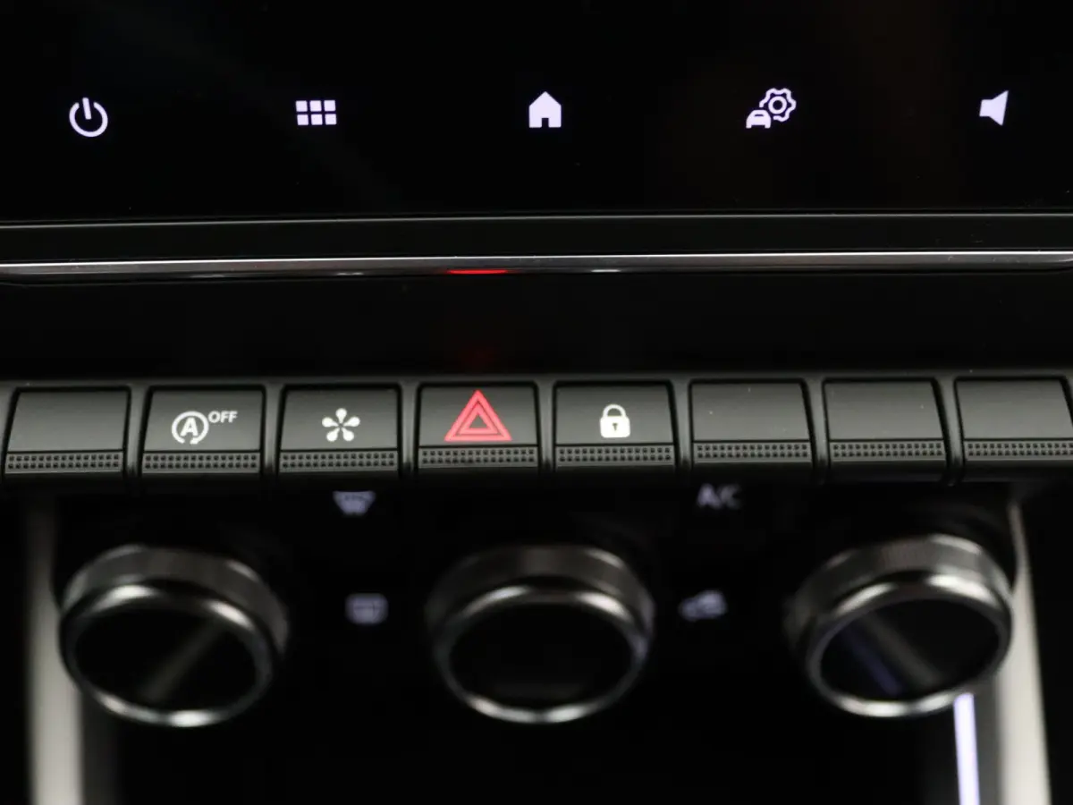 90pk TCe Techno Apple Carplay/Android Auto | Climate