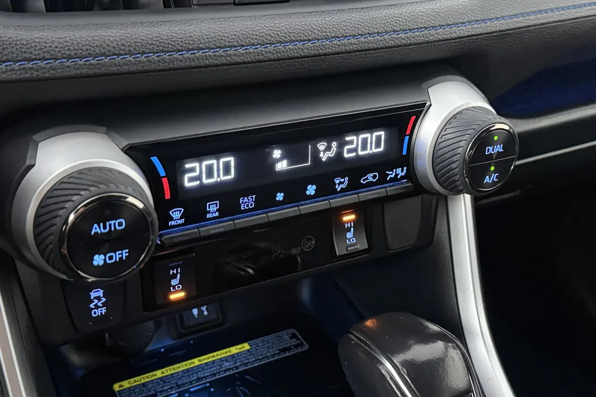 2.5 Hybrid Bi-Tone (NAVIGATIE, CAMERA, STOELVERWARMING, CARPLAY, LED)