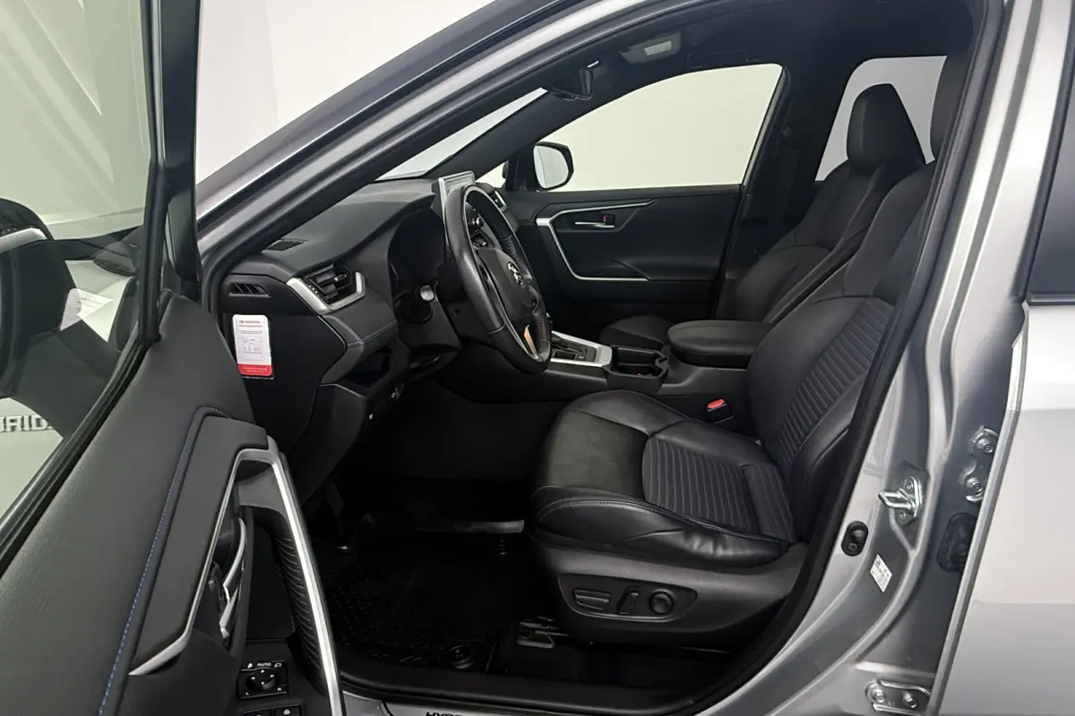 2.5 Hybrid Bi-Tone (NAVIGATIE, CAMERA, STOELVERWARMING, CARPLAY, LED)