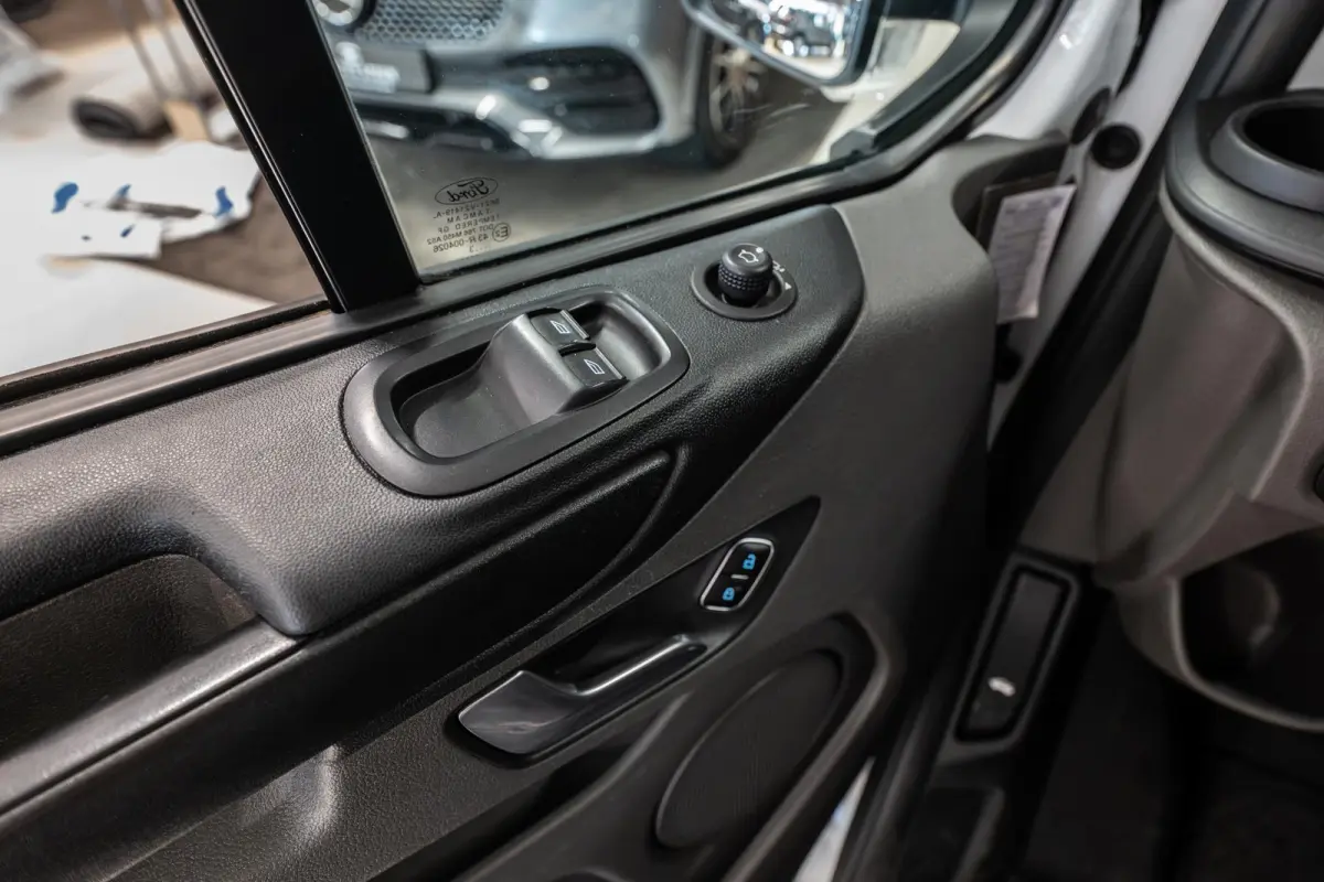 300 2.0 TDCI L2H1 Trend Camera | Trekhaak