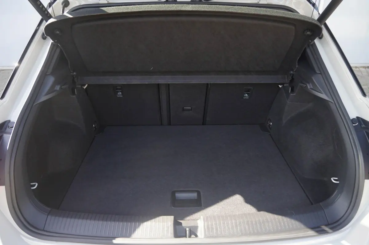 1.5 TSI 150pk DSG R-Line Business | Panoramadak | Trekhaak Afneembaar | IQ-light | Keyless