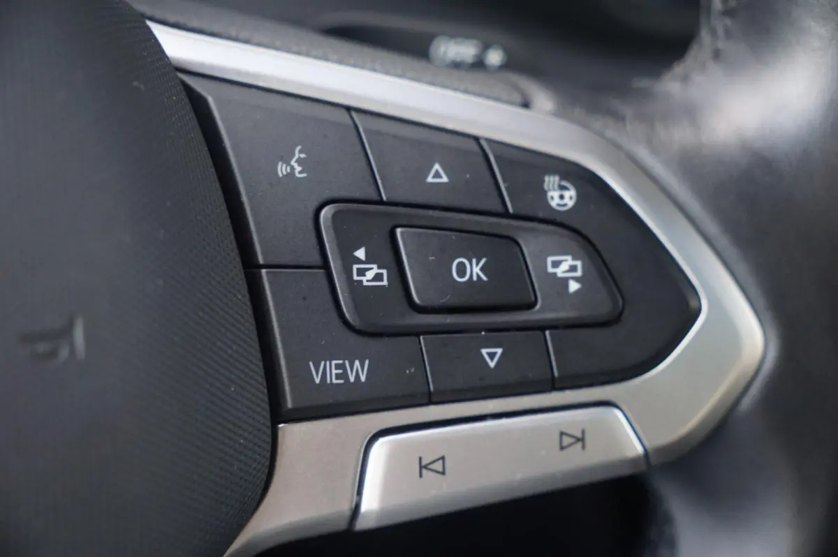 1.5 TSI 150pk DSG R-Line Business | Panoramadak | Trekhaak Afneembaar | IQ-light | Keyless